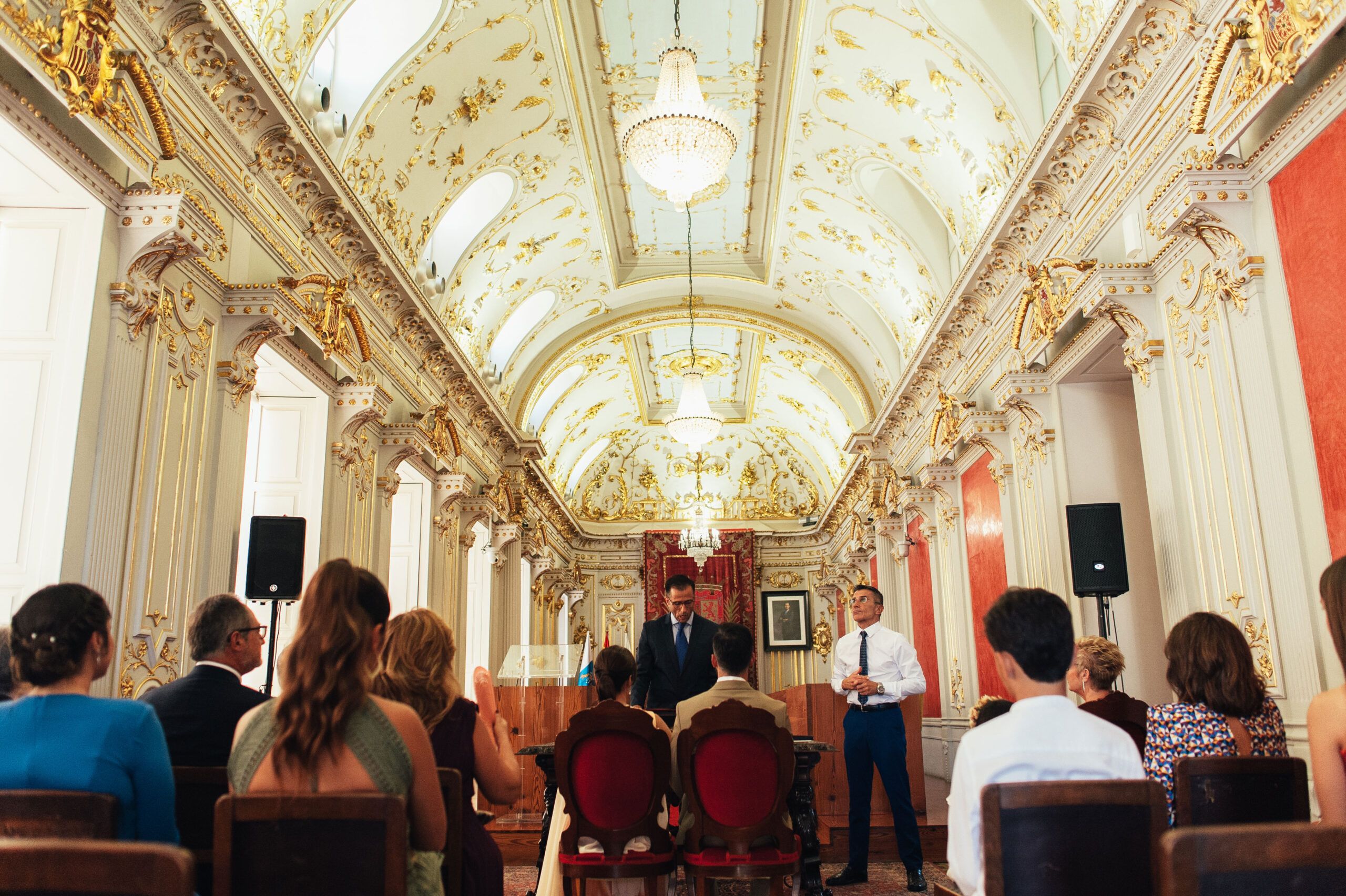 Un fotógrafo para boda civil de confianza para conseguir las mejores fotos de vuestro día.